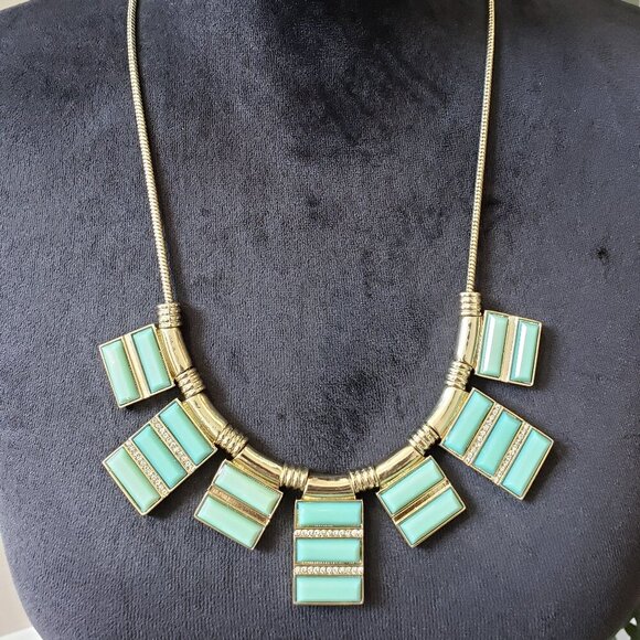 Womens Green Acrylic Gold Tone Bib Chain Statement Necklace with Lobster Clasp - Picture 1 of 7